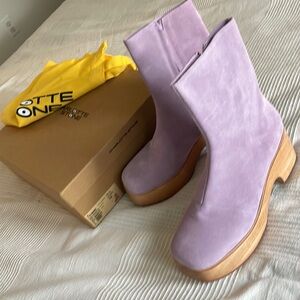 New! Charlotte Stone lilac Isla boots!